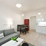Apartman Kubelikova 32 *