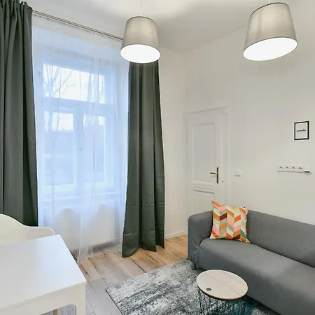 Kubelikova 32 Apartment