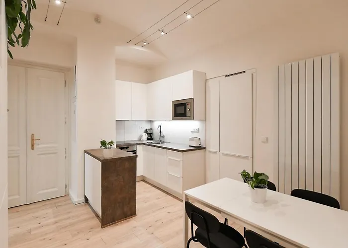 Appartement Kubelikova 32 *